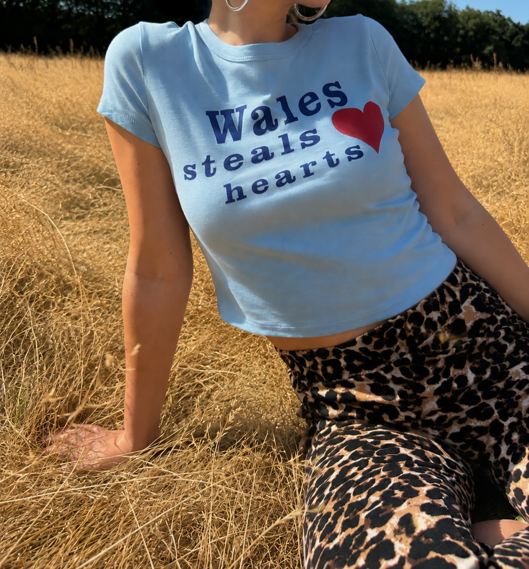 WALES STEALS HEARTS baby tee blue